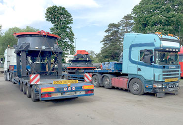 Shipping of extra-heavy cargo photo
